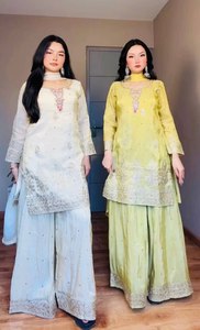 Nouveau pakistanais conçu Sharara & Dupatta pour les costumes de mariage pakistanais indiens, entièrement broderie travail lourd Chinnon soie - Product Image 6