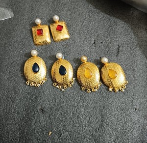 Perla Natural de 5mm de ónix redondo y rojo de 8mm de forma cuadrada, pendiente de Latón chapado en oro, joyería hecha a mano para regalo de hermana - Product Image 2