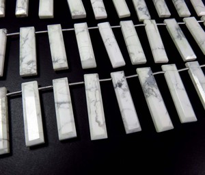 Perles Briolette à facettes Howlite blanche naturelle 7 "brin 22-28mm 15 pièces Howlite bâton étape coupe cristal ambre Quartz perles de pierres précieuses - Product Image 3