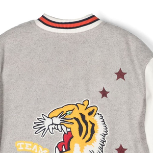 Chaqueta universitaria de brazo blanco de alta calidad, informal de invierno, calle, retales personalizados, servicio OEM, cierre de botón de bocina, Letterman con capucha - Product Image 4