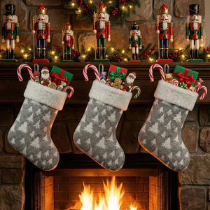 Chaussette de Noël grise de 43 cm avec motif de sapin blanc brodé, en tissu écossais, en forme de Père Noël - Product Image 3