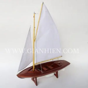 Gia Nhien Fabricant BM16M2 Modèle réduit de bateau artisanal en bois de couleur Bateau à voile en bois de quantité minimale de commande basse pour cadeaux de Pâques - Product Image 2