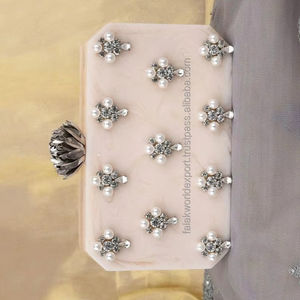 Bolso de mano de resina de moda de Falak World Export para mujeres y niñas Super calidad con diseño único Bolso de aspecto estándar - Product Image 1