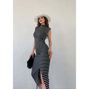 Vestido Bodycon de cuello medio alto con silueta acolchada y abertura moderna - Product Image 1