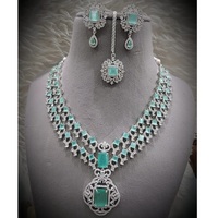 STUNNING SPARKLES - Conjunto de Collar y Pendientes de Lujo de Doble Capa con Cuentas de Latón y Cadena, Estilo Moderno para Bodas, para Mujer