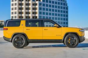 USADO LHD/RHD 2023 RIVIAN R1S - Product Image 4