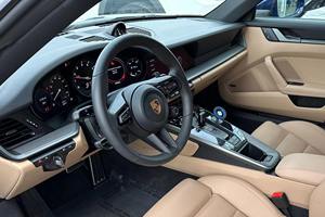 2024 Porsche 911 Turbo R18 4S Coupé AWD Faible Kilométrage Essence Boîte Automatique Volant à Gauche Noir - Product Image 4