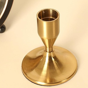 Candelabro navideño moderno de metal de alta calidad para decoración de festivales y regalos de otras ocasiones - Product Image 1