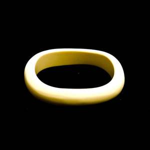 PULSERA DE RESINA IRREGULAR COLOR PERSONALIZADO COMPLETO y FNSH Brazalete de apertura de resina de tamaño pequeño Pulsera transparente para mujeres y niñas - Product Image 4