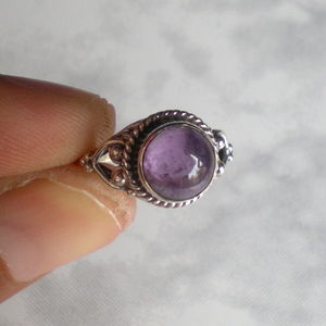 Bague élégante en pierre de naissance améthyste ovale pour femme, tenue quotidienne classique pour fiançailles, fête de mariage ou idée cadeau d'anniversaire - Product Image 1