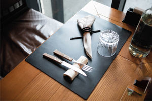 Sets de table en cuir résistant à la chaleur durables pour les repas de luxe, imperméables pour les hôtels, les événements et les repas à domicile LPM-0006 - Product Image 5