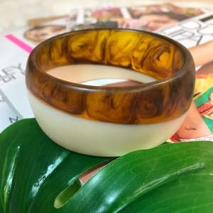 "Bracelets en résine colorés chics modernes, collection festive pour femmes et filles | Bijoux faits à la mode - Product Image 1