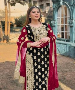 Kurti de algodón con estampado geométrico y top de trabajo de piedra delicada Sharara Dupatta. - Product Image 1