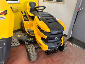 À vendre : Tondeuse autoportée Cub Cadet XT1 LT46/XT1 LT42, plateau de coupe de 46 pouces, 23 CV, série Enduro, seulement 26,7 heures de fonctionnement, pratiquement neuve. - Product Image 1