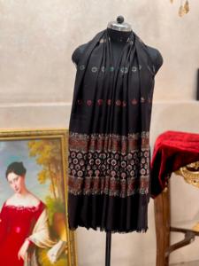 Chal de Lana Cálido de Invierno con Diseño Paisley Mughal de Cachemira, para Bodas y Festivales Indios, Pashmina 2025, OEM al por Mayor, Hecho en India - Product Image 4