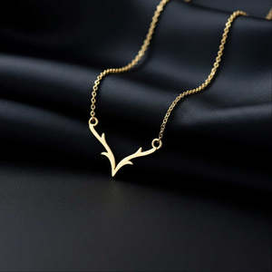 Collar con colgante de asta de ciervo de plata estampada con baño de oro para mujer, de aleación de latón y zinc, con diseño de amantes de los animales y hoja de diamante, regalo - Product Image 1