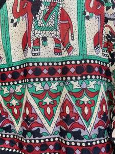 Collection 2025 – Kaftan long tie-dye en rayonne à col en V et manches mi-longues, coupe ample avec fente latérale – Nouveauté Printemps - Product Image 2