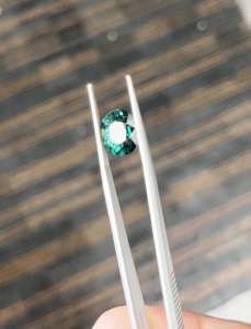 ไพลินสีน้ำเงินอมเขียวธรรมชาติไม่ให้ความร้อนอัญมณีไม่ผ่านการบำบัดจากมาดากัสการ์คุณภาพระดับ AAA พร้อมความมันวาว AAA การตัดและขัดเงาที่สมบูรณ์แบบ - Product Image 2