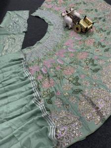 Lehenga choli ผ้าไหมจากอินเดียน่ามีสไตล์ปักเลื่อมทำงานด้วยผ้าแคนแคนวาสและผ้าใบ Patta - Product Image 5