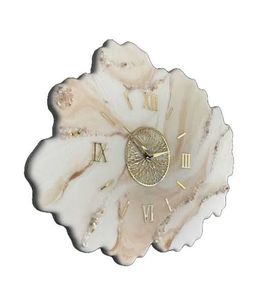 Horloge murale en résine de designer minimaliste, personnalisée, faite à la main, modèle amour, meilleur cadeau pour le salon, pour un ami - Product Image 5
