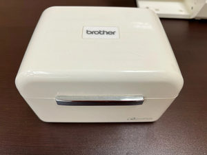 B-R-O-T-H-E-R Q-U-A-T-T-R-O NV6000D จักรเย็บผ้าเย็บปักถักร้อยและเครื่องนอน - Product Image 3