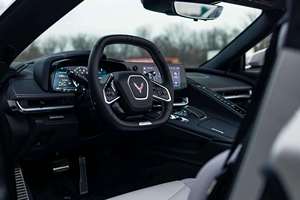 รถเชฟโรเลต วีร์โร ลีท ซีโอ วีท ที ซีโอ 6 คอนเวอร์ทิเบิล ปี 2024 ขับเคลื่อนสี่ล้อ ไมล์น้อย เครื่องยนต์เทอร์โบ เบาะหนัง เกียร์อัตโนมัติ พวงมาลัยซ้าย น้ำมันเบนซิน - Product Image 4