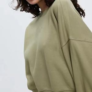 Sudadera corta con hombros descubiertos y cuello redondo de felpa francesa de alta calidad, sudadera básica personalizable de algodón de talla grande para mujer - Product Image 4