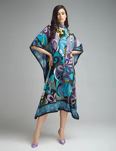 Robe caftan en crêpe imprimé abstrait chic-Parfait pour les tenues de soirée sophistiquées et les occasions spéciales