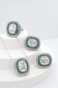 Ensemble de collier, boucles d'oreilles et bague en argent massif 925 avec zircone cubique de coupe émeraude classique de luxe pour fiançailles, mariage, fête, cadeau - Product Image 3