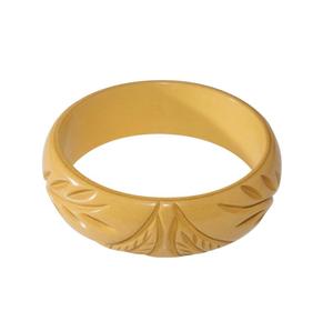 Bracelet en résine imperméable fait à la main avec des coquillages incrustés, bijoux mignons d'inspiration océanique pour la mode de plage des femmes - Product Image 1