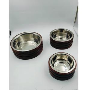Station d'alimentation moderne pour chiens et chats en bois avec bols en acier - Product Image 3