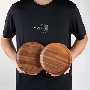 Charme rustique: des assiettes en bois artisanales pour toutes les occasions par l'artisanat du croissant - Product Image 3