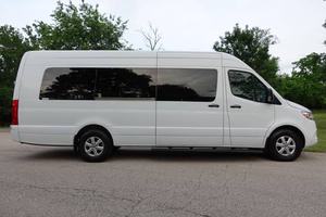 CAMIONETA DE LUJO MERCEDES-BENZ SPRINTER 2500 2021 IMPECABLE, CON VOLANTE A LA IZQUIERDA/DERECHA, MOTOR TURBODIÉSEL, LISTA PARA ENVIAR - Product Image 2