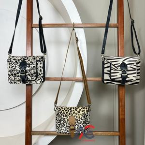 กระเป๋าสะพายข้างหนังแท้พิมพ์ลายสัตว์สำหรับผู้หญิงดีไซน์เรียบง่ายออกแบบได้ตามต้องการ - Product Image 1