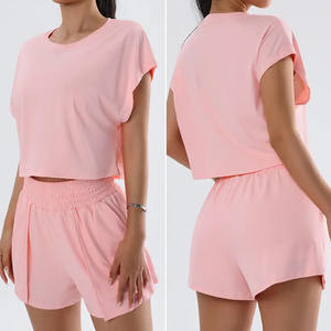 Conjunto de dos piezas al por mayor, ropa de verano para mujer, Top corto liso, pantalones cortos, conjunto de manga corta, conjunto de 2 uds. con logotipo personalizado de alta calidad para mujer - Product Image 3