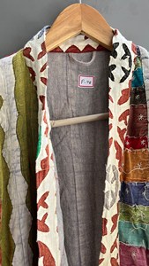 Vente en gros manteau d'hiver vintage pour femmes vestes longues matelassées Kantha taille libre point à la main Patchwork coton ceinture tissu imprimé - Product Image 2
