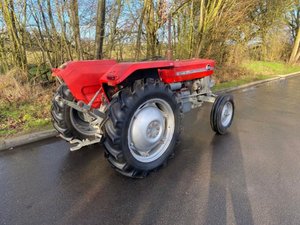 Tracteur à roues Massey Ferguson 135 d'occasion fiable, livraison rapide - Product Image 3