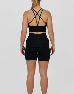 Conjunto de Yoga sin Costuras para Mujer de Calidad Premium, Sujetador con Tirantes Cruzados, Shorts Ajustados, Color Sólido, Transpirable, Ecológico, Precios Económicos - Product Image 3