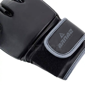 Gants MMA personnalisés pour l'entraînement d'arts martiaux et le fitness Gants MMA rembourrés avec ajustement sûr et mouvement flexible - Product Image 6