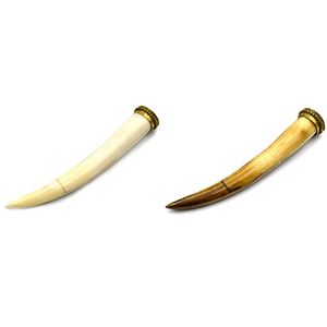 Colliers élégants avec pendentifs Bone Tusk parfaits pour toutes les occasions conçus pour les personnes avant-gardistes par glowin fashion - Product Image 1