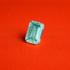 Diamant bleu clair de taille émeraude cultivé en laboratoire certifié IGI 1 à 4 carats VS1-VS2, diamant non monté pour la création de bijoux fins - Product Image 1