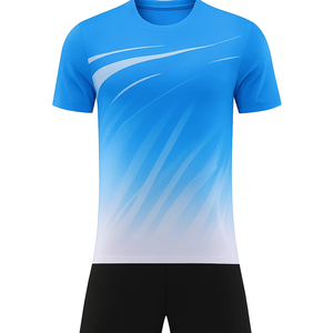 Vente en gros d'uniformes de tennis en polyester 100% Ensemble de vêtements de sport respirants avec logo OEM Pantalon plissé et maillot pour l'entraînement - Product Image 1