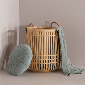 ตะกร้าซักผ้าทำจากไม้ไผ่ทรงกลมที่มีผิวธรรมชาติดีไซน์ไม้ระแนงและที่จับเชือกมีจำหน่ายในราคาขายส่ง - Product Image 6