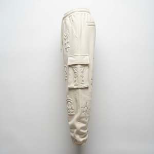 กางเกงวอร์มผ้าฟลีซผสมโพลีเอสเตอร์/คอตตอนสำหรับผู้หญิง ทรงหลวม สไตล์สตรีทแวร์ ตกแต่งด้วยลายพิมพ์กราฟิกเพ้นท์และปักคริสตัลแบบพัฟ - Product Image 3