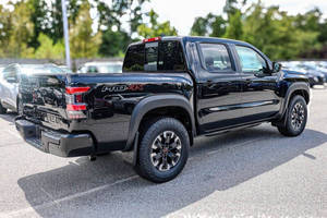 Nissan Frontier 2024 en Perfecto Estado - Product Image 3