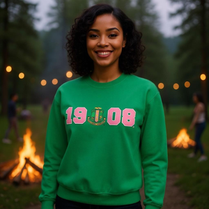 Sweat-shirt à col rond AKA 1908 Year Crest, vert forêt avec lettres grecques roses et blanches, pull en polaire pour sororité - Product Image 6