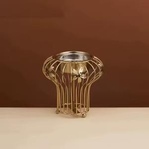 Brûleur à Bakhoor avec un motif royal arabe Idéal pour une utilisation dans les maisons de luxe, les bureaux et les occasions spéciales - Product Image 2