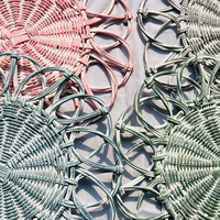 Nouvelle assiette de service en rotin colorée au design moderne - Décoration de table à prix abordable