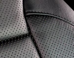 Cuero sintético en relieve de piel sintética perforada de PVC de 1mm para uso automotriz y marino para asientos de coche y accesorios - Product Image 4