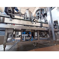 Machine de remplissage liquide compacte et de bouchage automatique pour la production à petite échelle de shampooings et d'agents nettoyants à vendre